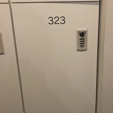 ロッカー（最下段）