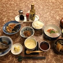 夕食です。食べたかった鰊の煮付けがかなり嬉しい