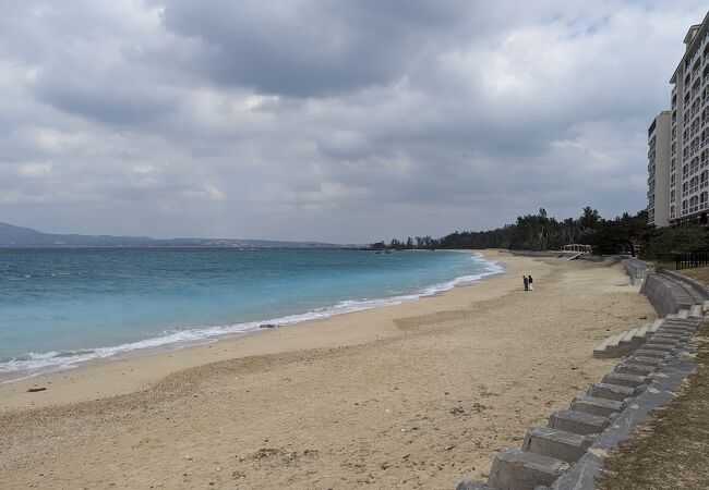 綺麗な砂浜が広がるビーチである。