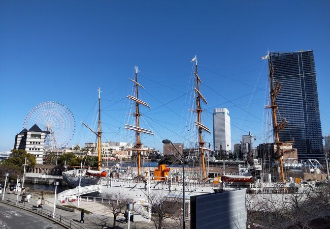 久し振りにMM21の象徴 日本丸を横浜港を背景に