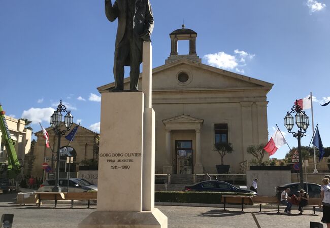 Gorg Borg Olivier Monument