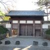 復元された門です