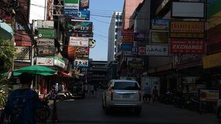 Thaniya Road