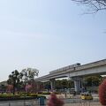 舎人公園隣接の景色の良い駅