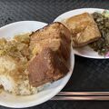 角煮がのっかる魯肉飯