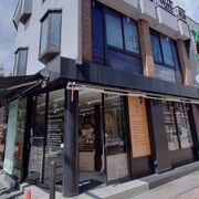 軽井沢マダム御用達のスイーツの専門店です。