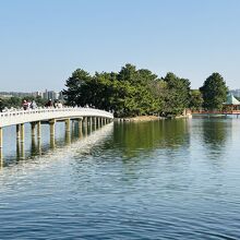 大濠公園の中之島には浮見堂があります