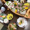 お刺身と金目の煮つけの食事に大満足