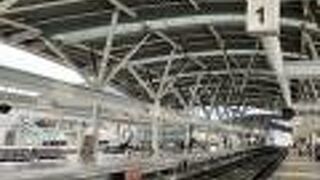 台湾鉄道の新しい高架駅