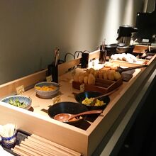 入場者が続くと列が出来ていたフードゾーン。