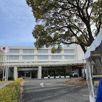 海から上がり、カートで本館に向かいます