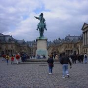 ルイ14世の騎馬像