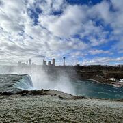 アメリカ最古の州立公園、滝はもちろん素晴らしかったですが、その飛沫が作る樹氷もきれいでした