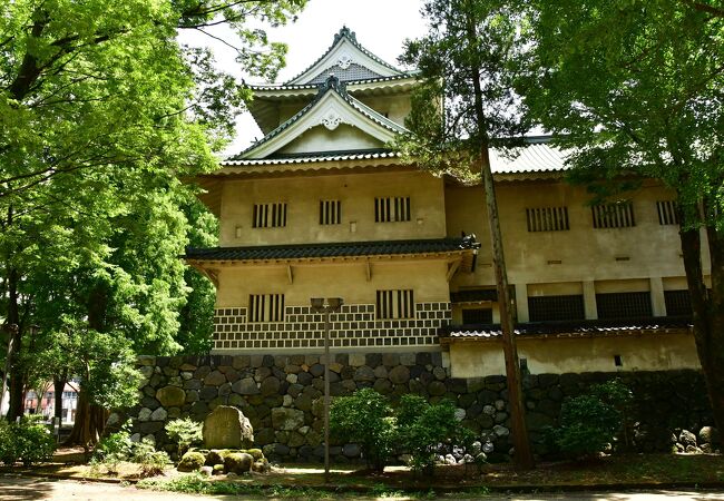 富山城内の美術館