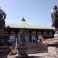 鎌倉駅から材木座海岸の方へ　長勝寺