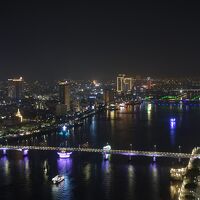ベランダから夜景、開放感高い
