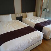 ベッドルーム　シモンズベッドです