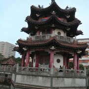 中華風の楼閣建物