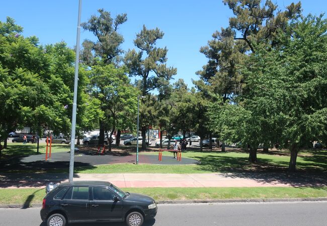 2月3日公園 (パレルモ公園)