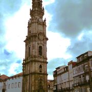 クレリゴスの塔;教会の巨大な鐘楼(76m;ポルトガルで一番高い塔)