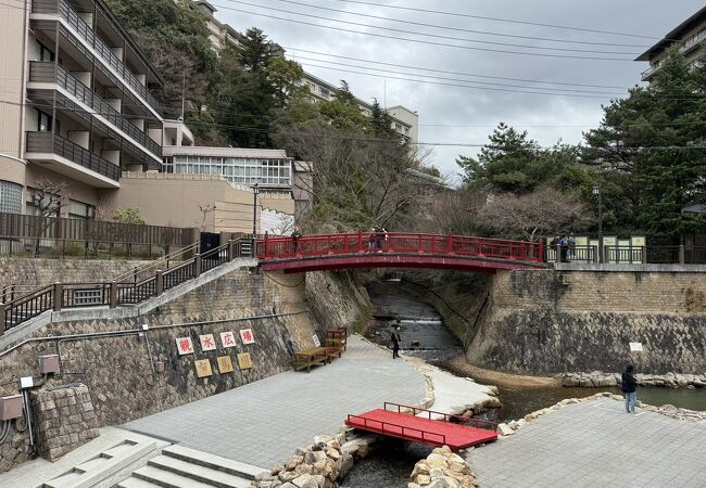 有馬川沿いを散策できる