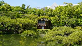 茶室の浣心亭や船屋形を景色の一部とした独特のセンス