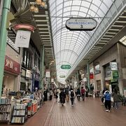 どこか懐かしい雰囲気の商店街