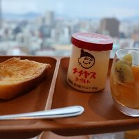 朝食のデザートと会場からの眺め