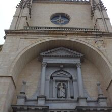 カテドラルの入り口上部