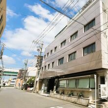 裏通りなので静かです