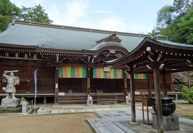 天皇・神・仏を一堂で祀る