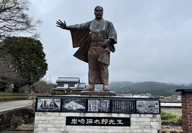 岩崎弥太郎銅像