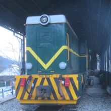 モクラ・ゴラ駅にありました