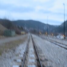 モクラ・ゴラ駅にある線路