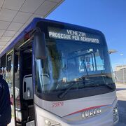 パドヴァ駅前からベネツィア・マルコポーロ空港へ直通バス　安くて便利でした