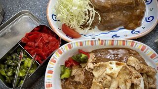 横浜で有名な老舗のカレーとハンバーグの店『バーグ：戸部店』に「スタミナカレー」を食べに行ってみた（高島町／横浜／神奈川）