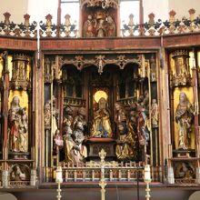 「聖霊教会」の木製の祭壇（1483年）
