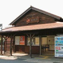最寄り駅はＪＲ亀崎駅