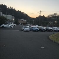 駐車場・ここを抜けて「高千穂神社」に行けます