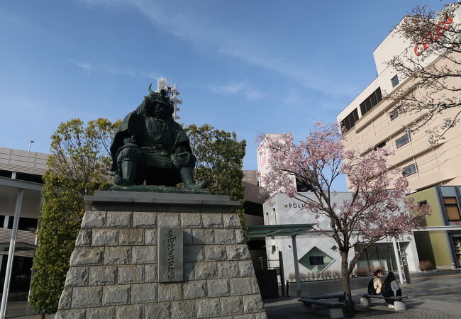 甲府の駅前にあった