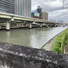 橋から見える風景。