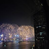 客室から見たニューイヤーイベントの花火