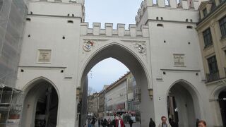 ノイハウザー通りの入り口