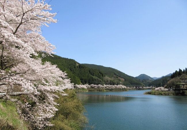 日向神ダム湖