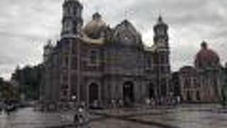 マリアナ広場 (グアダルーペ寺院)