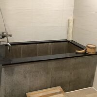 お湯が溢れないよう六分目までの注意書きあり