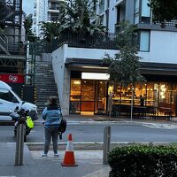 ご近所のパン屋さんは7時オープン