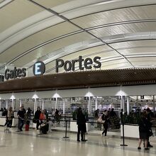 トロント ピアソン国際空港 (YYZ)