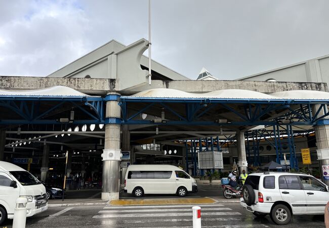 グラントレー アダムス国際空港 (BGI)