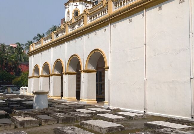 ひっそりした教会